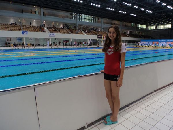 Brustschwimmerin Lena Kammermayer